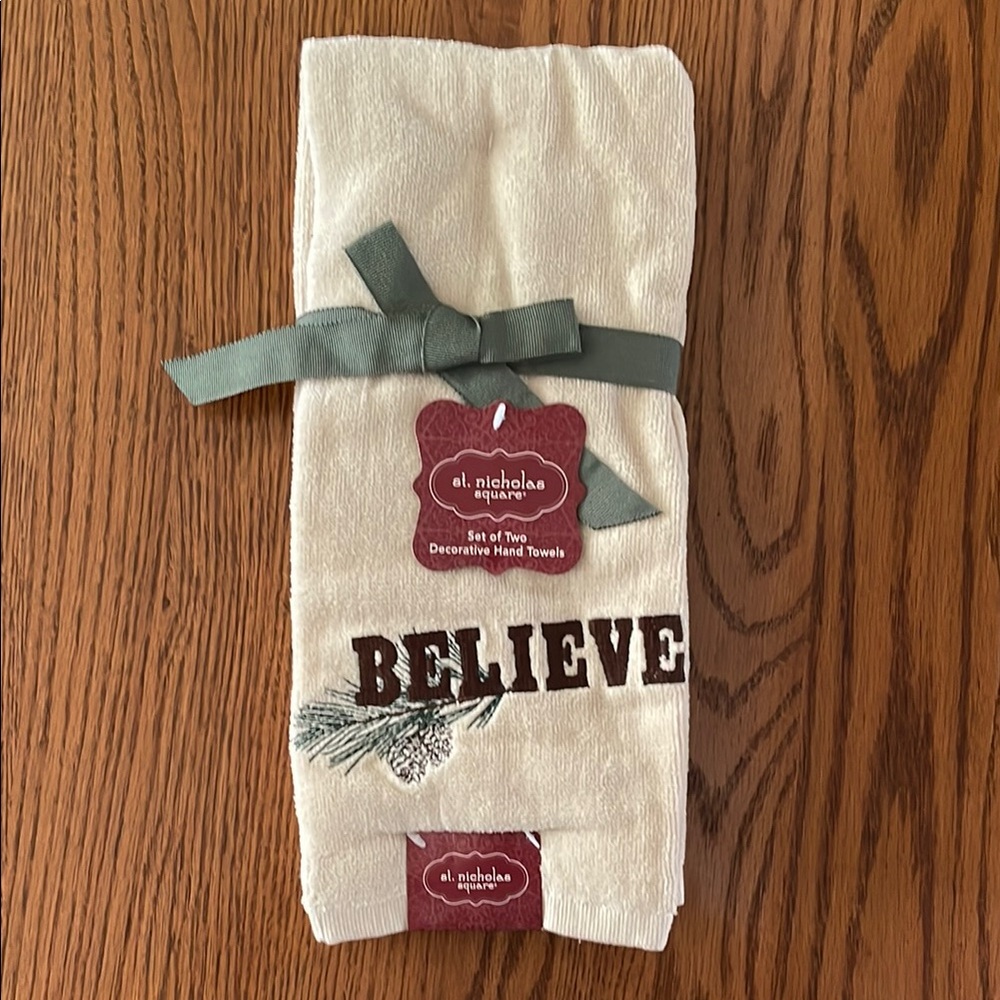 St. Nicholas Square Set of 2 Festive Hand Towels - Cream and Green-NEW